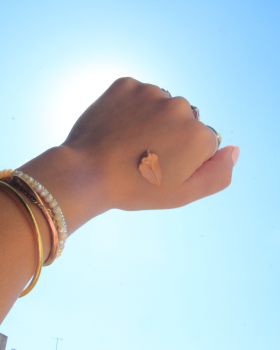 Feel golden op hand sfeerfoto